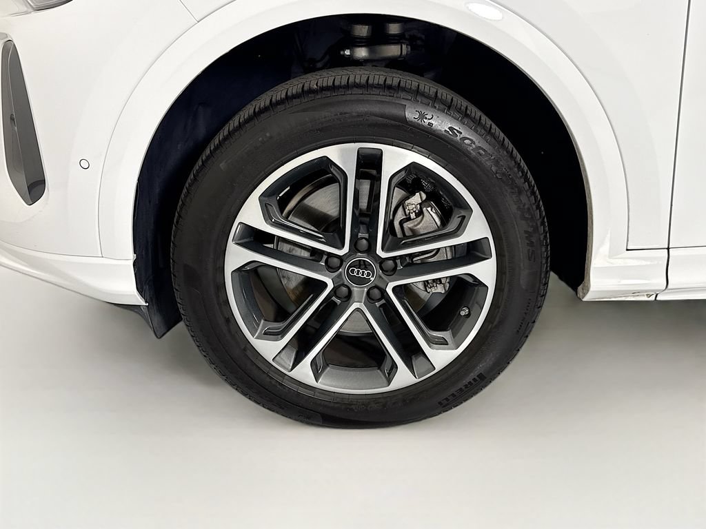 Used 2025 Audi Q5 Premium w/ Convenience Package AWD/4WD image 31