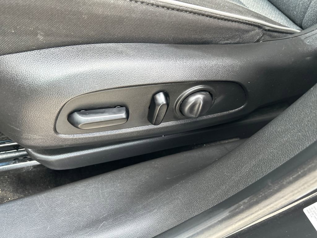 Used 2022 Chevrolet TrailBlazer LT AWD/4WD image 30