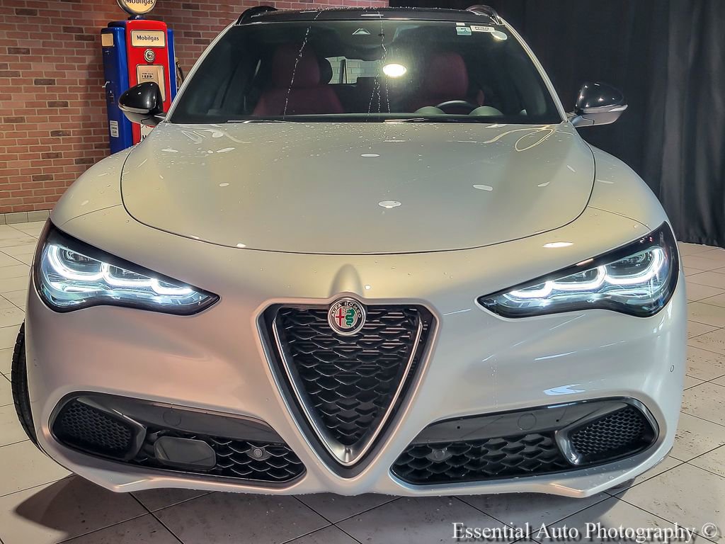 Used 2024 Alfa Romeo Stelvio Ti w/ Performance Driving Package AWD/4WD image 8
