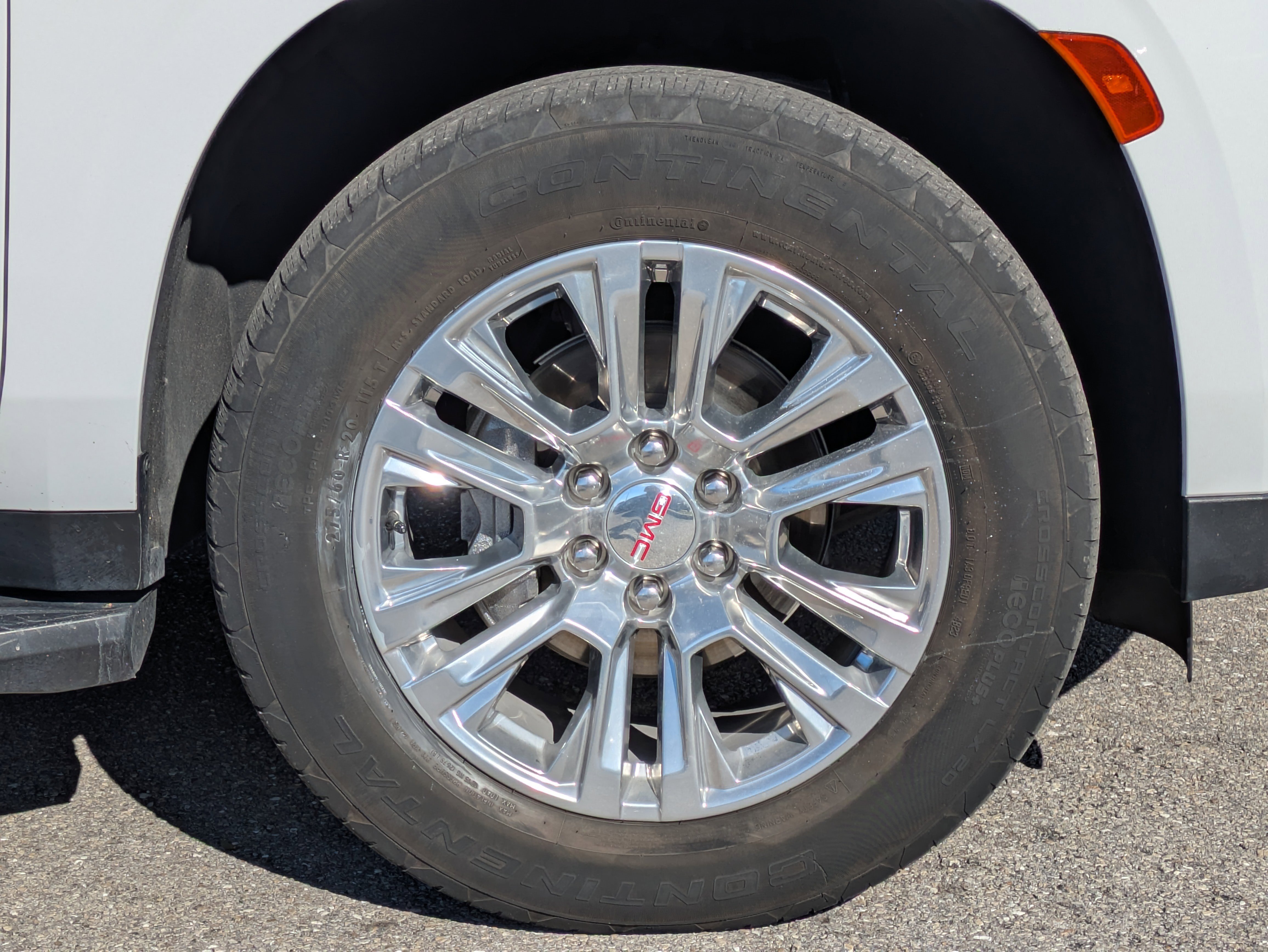 Used 2024 GMC Yukon XL Denali image 11