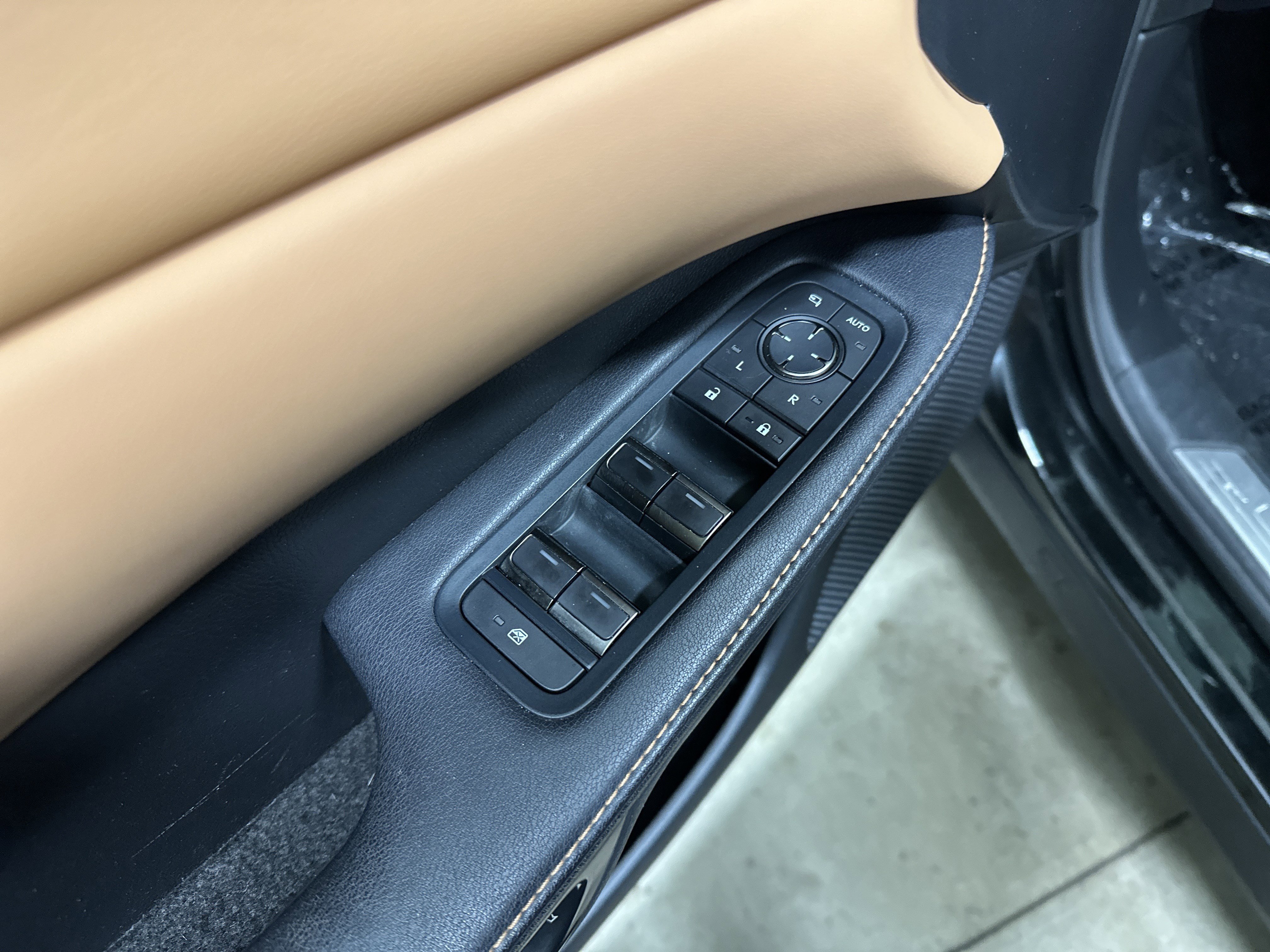 Used 2023 Lexus RX 350 Premium w/ Accessory Package image 15