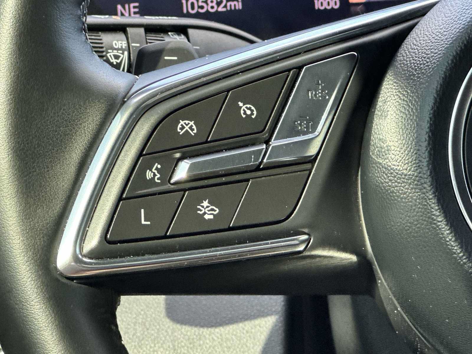 Used 2025 Buick Enclave Preferred w/ Power Package FWD image 26