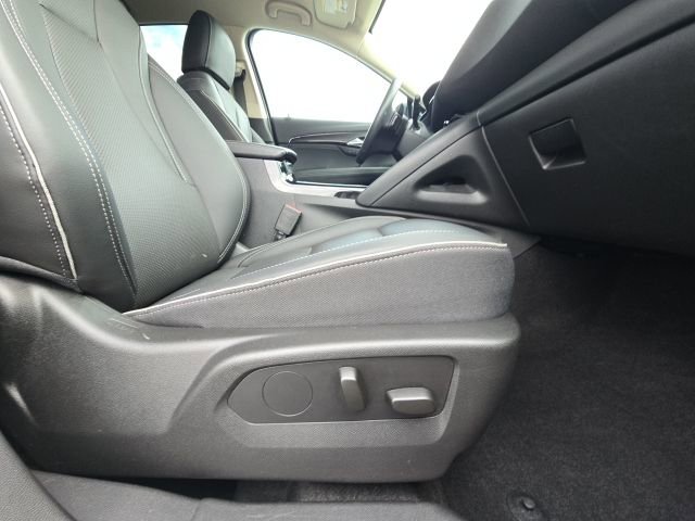 Used 2023 Buick Envision Essence image 18