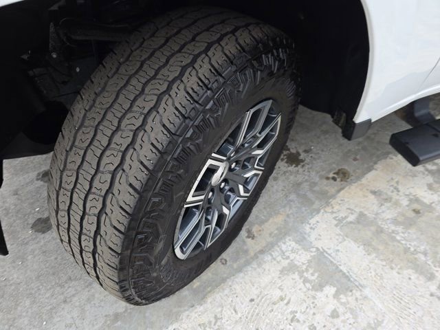 Used 2024 Chevrolet Colorado Z71 w/ Z71 Convenience Package 2 image 28