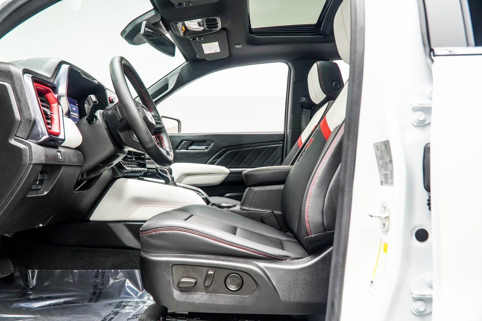 Used 2024 GMC Canyon AT4X image 35