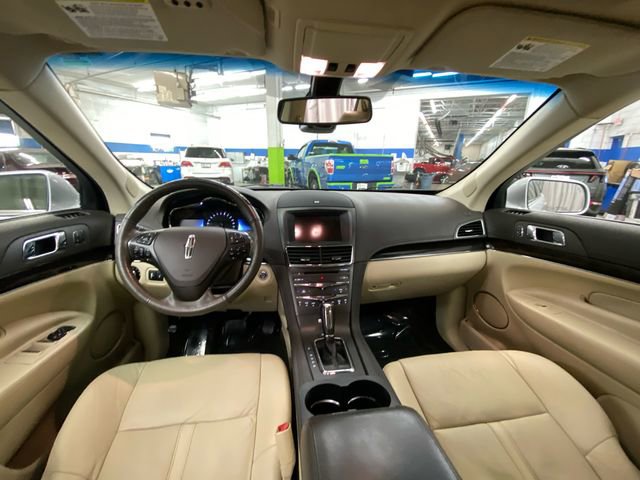 Used 2019 Lincoln MKT AWD image 28