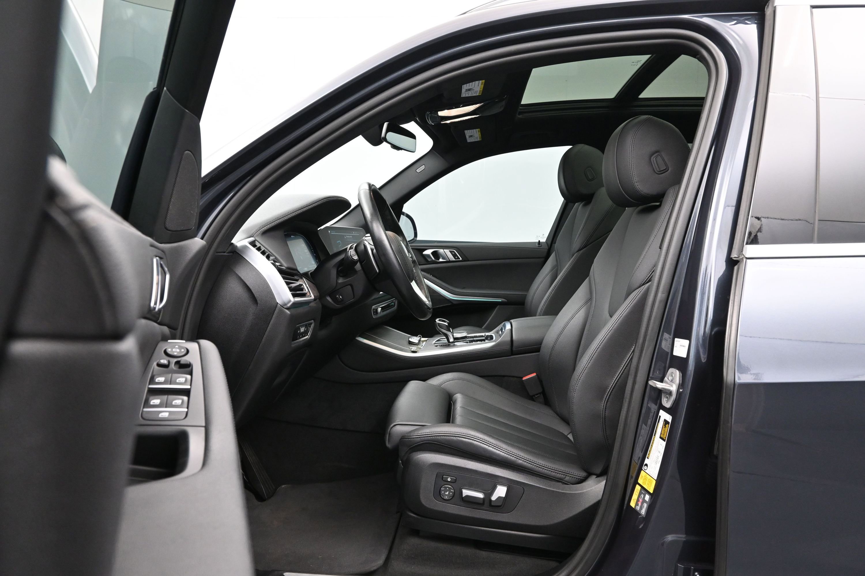 Used 2022 BMW X5 xDrive45e w/ Climate Comfort Package AWD/4WD image 9