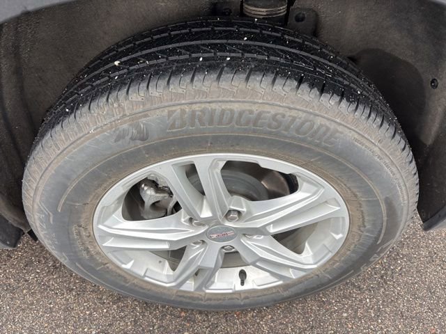 Used 2023 GMC Terrain SLE w/ Driver Convenience Package image 12