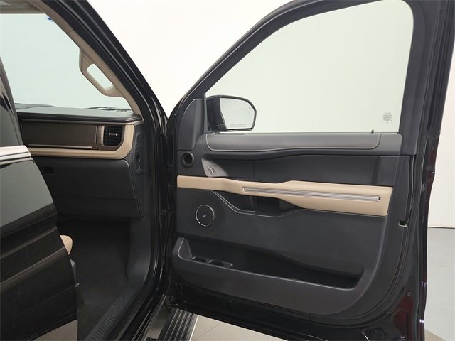 Used 2024 Ford Expedition Limited image 45