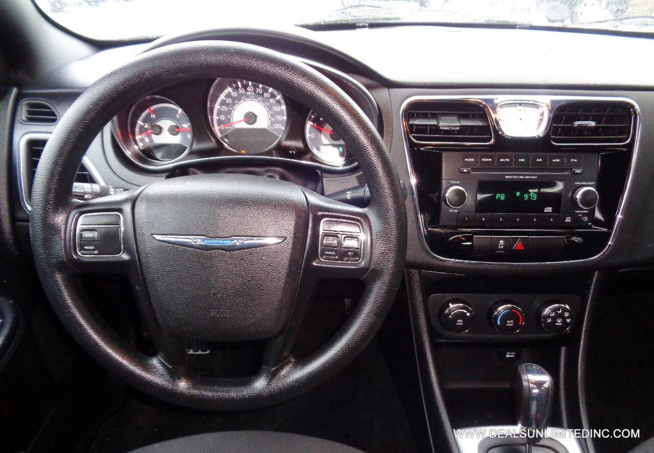 Used 2014 Chrysler 200 LX image 8