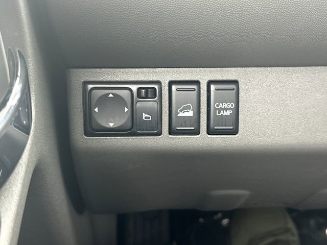 Used 2020 Nissan Frontier SV image 13