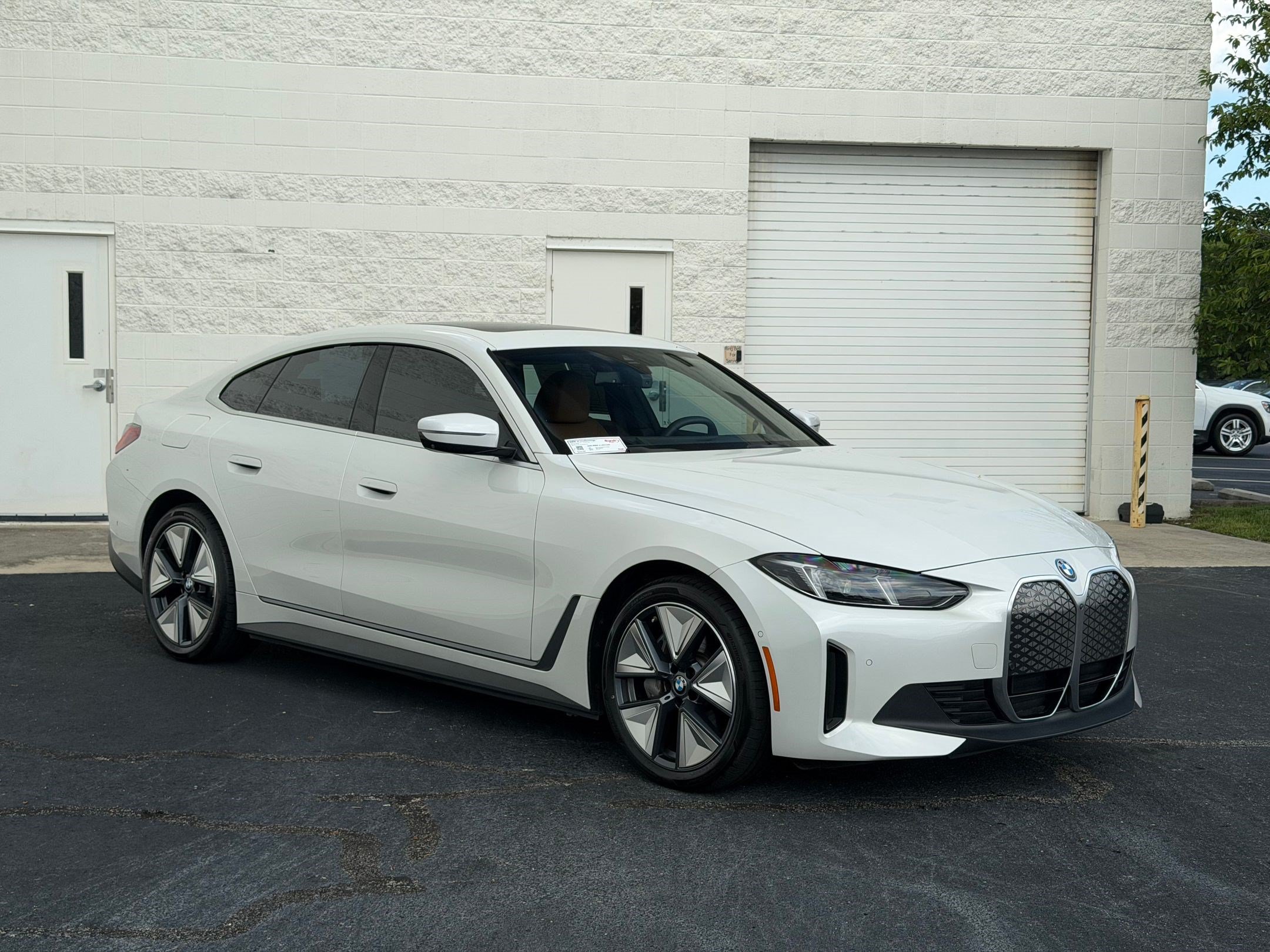 Certified 2025 BMW i4 eDrive40 w/ Premium Package RWD image 7