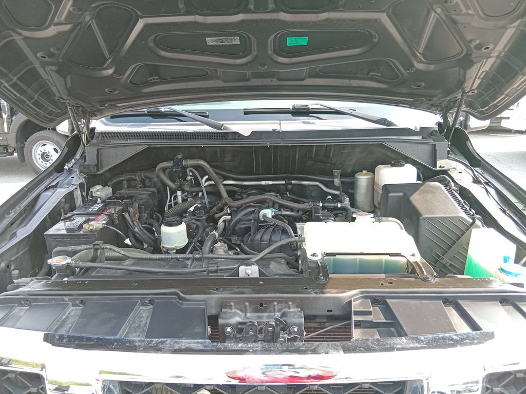 Used 2018 Nissan NV 3500 SL RWD image 11