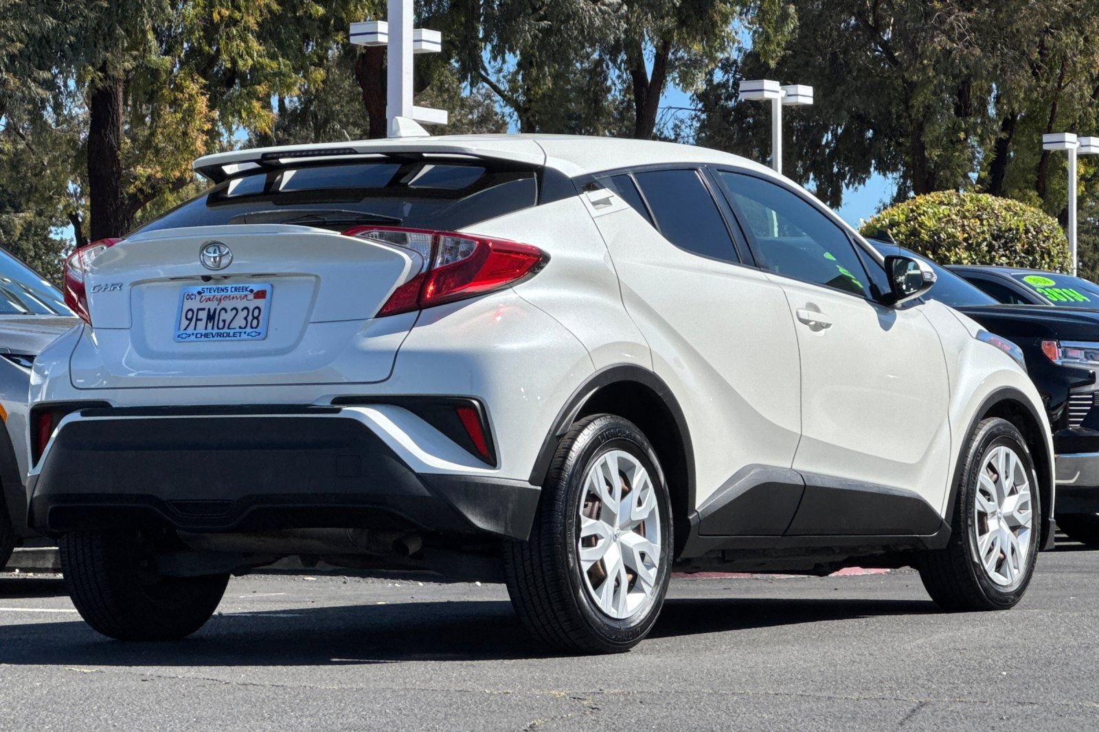 Used 2019 Toyota C-HR LE image 5