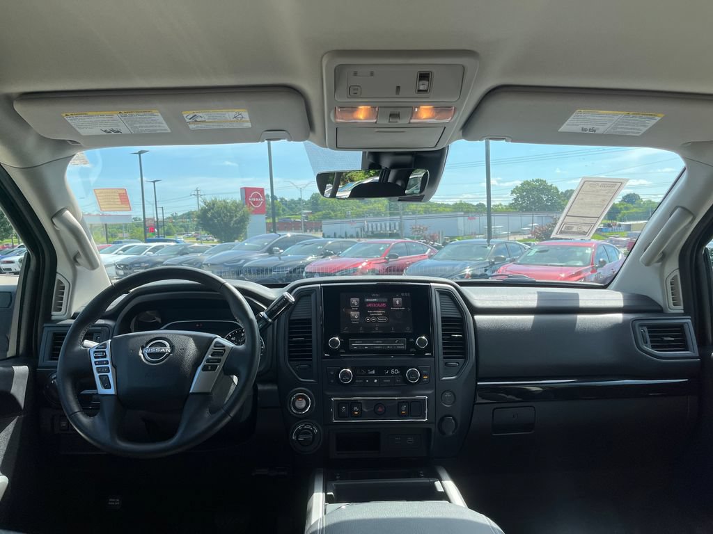 Used 2024 Nissan Titan SV w/ SV Convenience Package AWD/4WD image 21