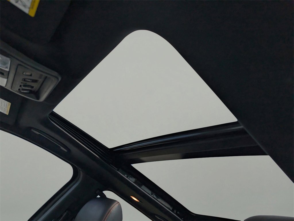 Used 2021 Nissan Titan PRO-4X w/ Pro-4x Convenience Package image 18