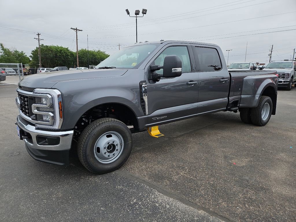 New 2026 Ford F350 XLT w/ XLT Premium Package AWD/4WD image 5