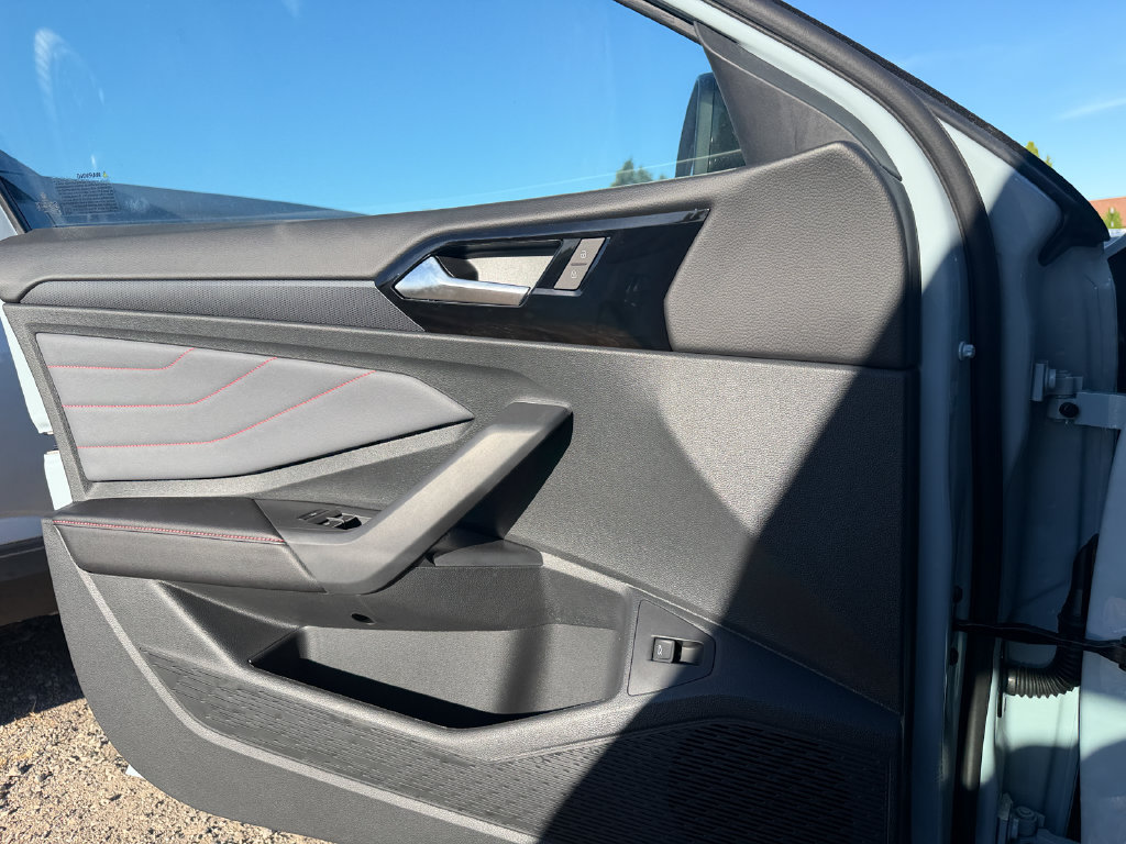 New 2026 Volkswagen Jetta GLI Autobahn FWD image 15