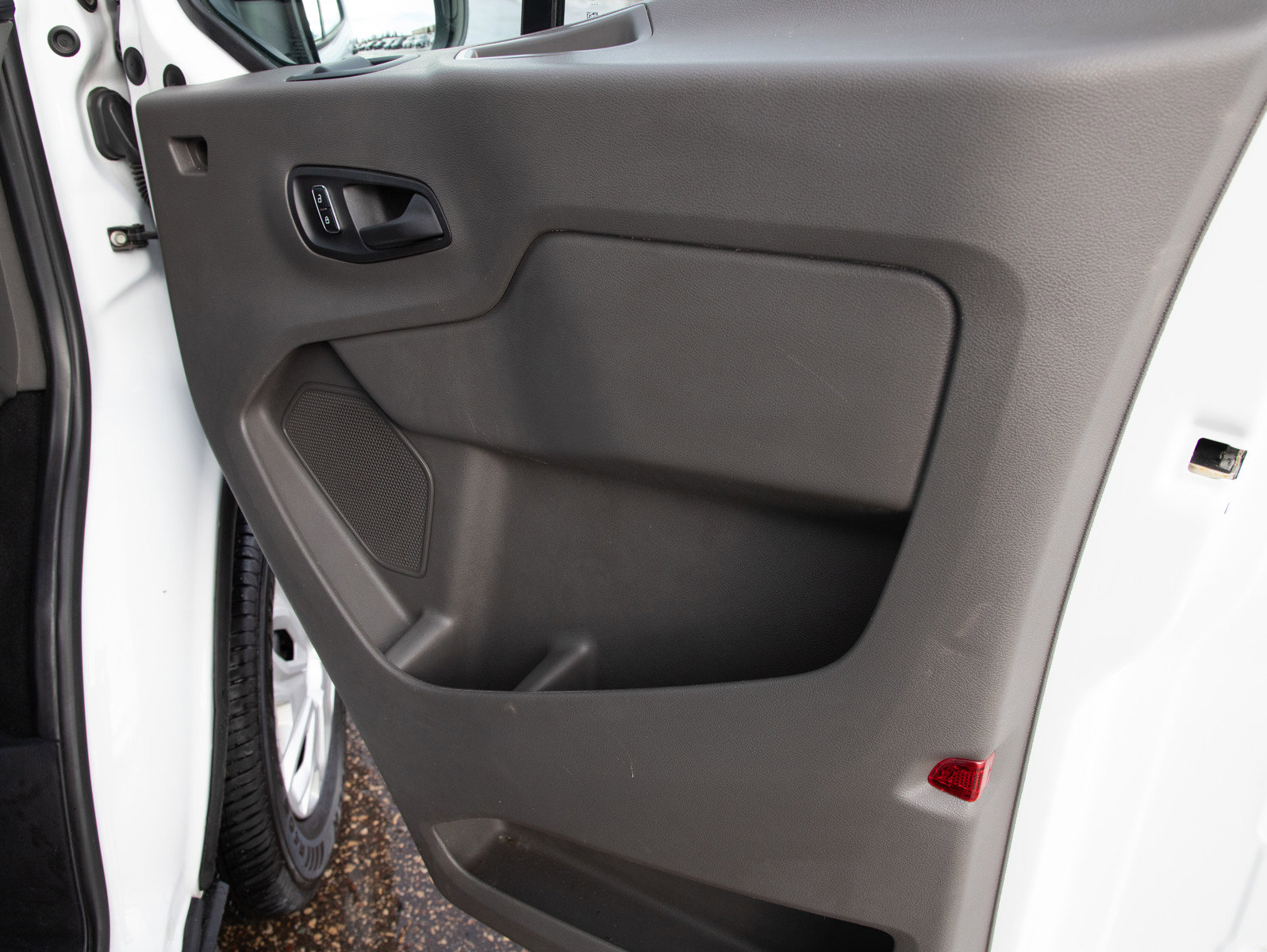 Used 2023 Ford Transit 350 XLT image 13