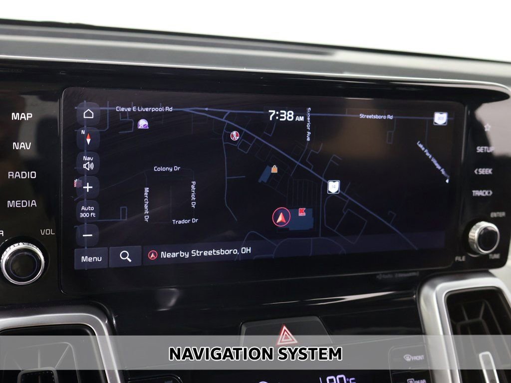 Used 2023 Kia Sorento EX image 3