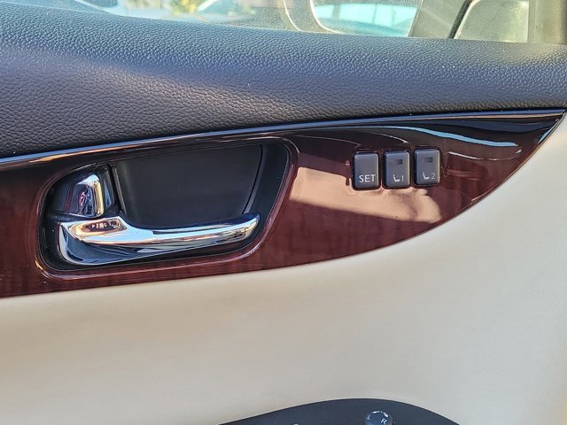 Used 2016 INFINITI QX50 2WD w/ Premium Plus Package image 31