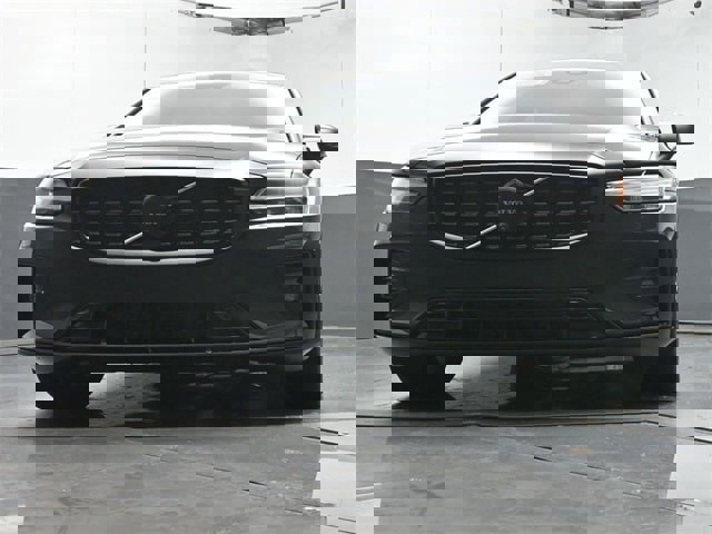 Certified 2024 Volvo S60 B5 Plus image 31