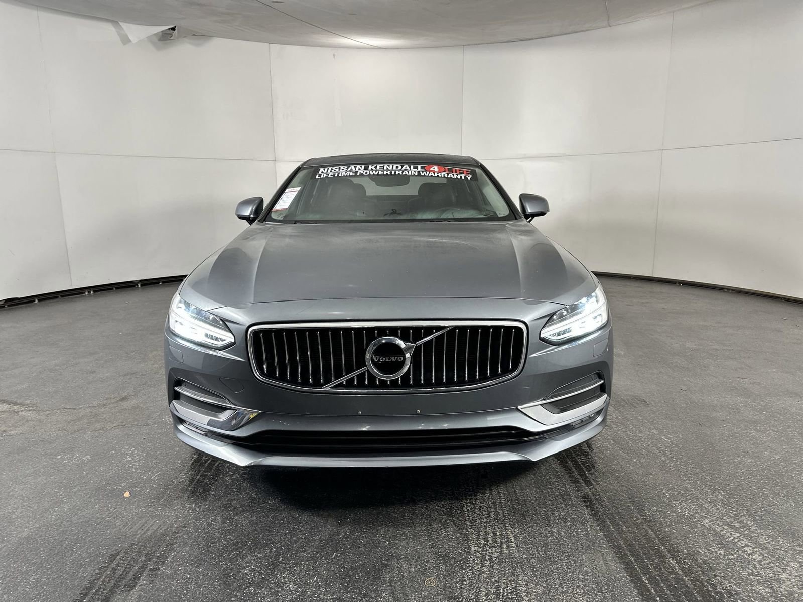 Used 2018 Volvo S90 T6 Inscription image 4