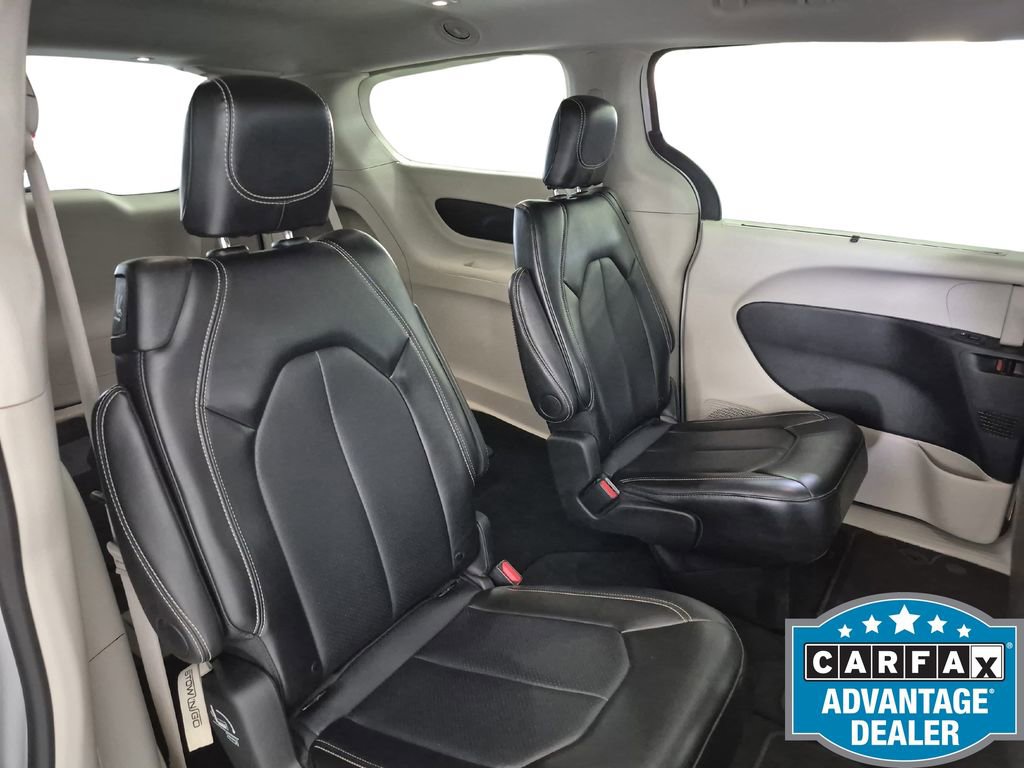 Used 2024 Chrysler Pacifica Touring-L image 36
