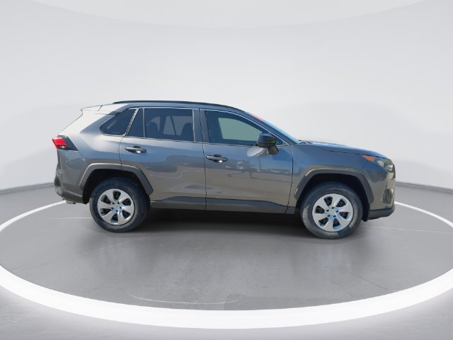 Used 2021 Toyota RAV4 LE FWD image 9