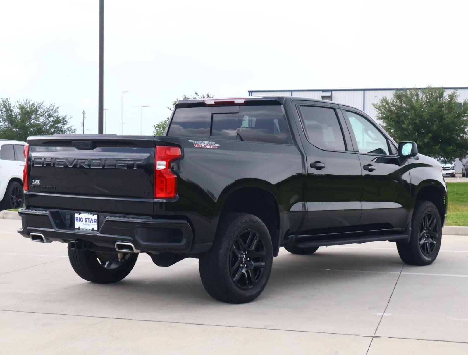 Used 2025 Chevrolet Silverado 1500 LT Trail Boss w/ Convenience Package II AWD/4WD image 5