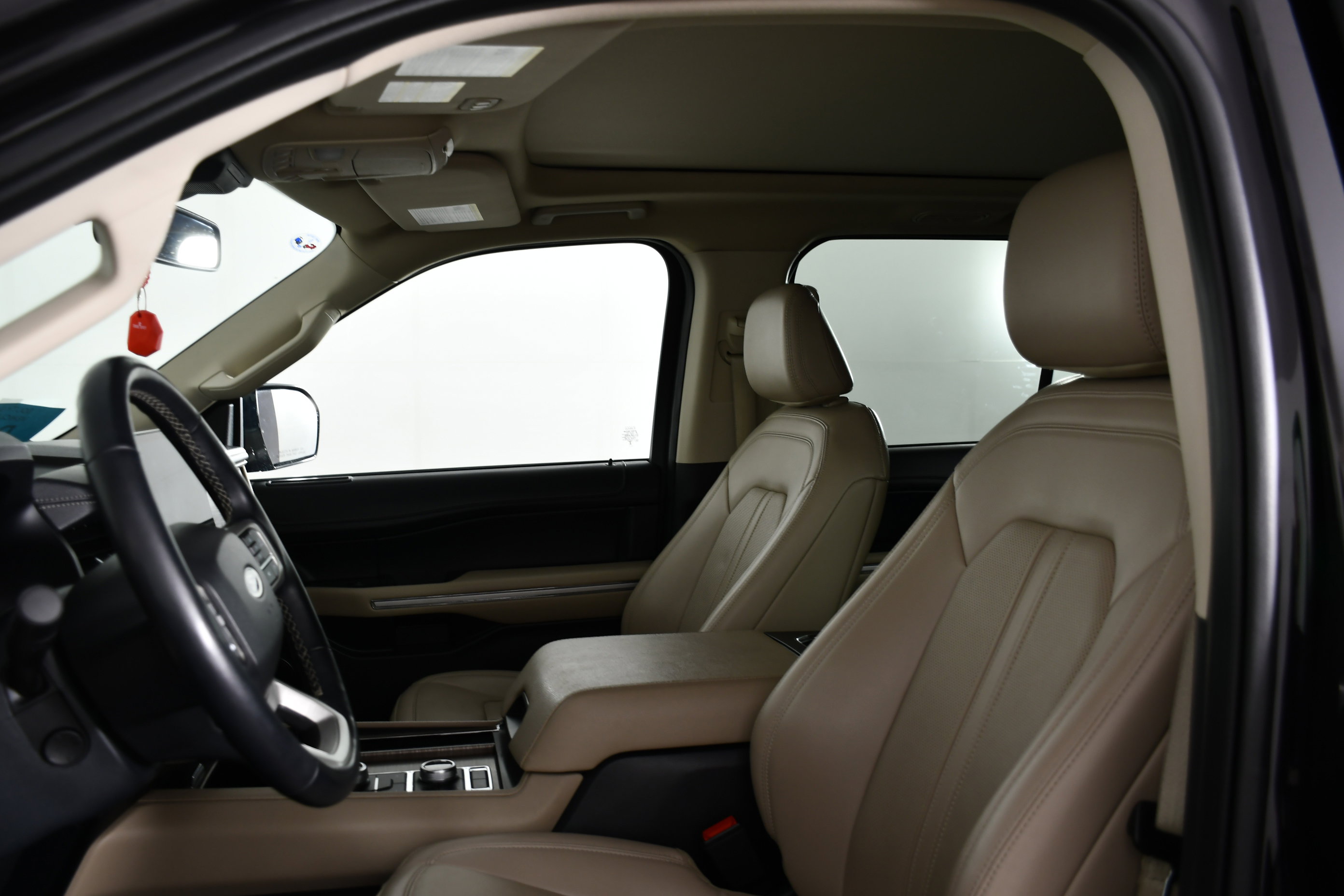 Used 2024 Ford Expedition Limited image 28