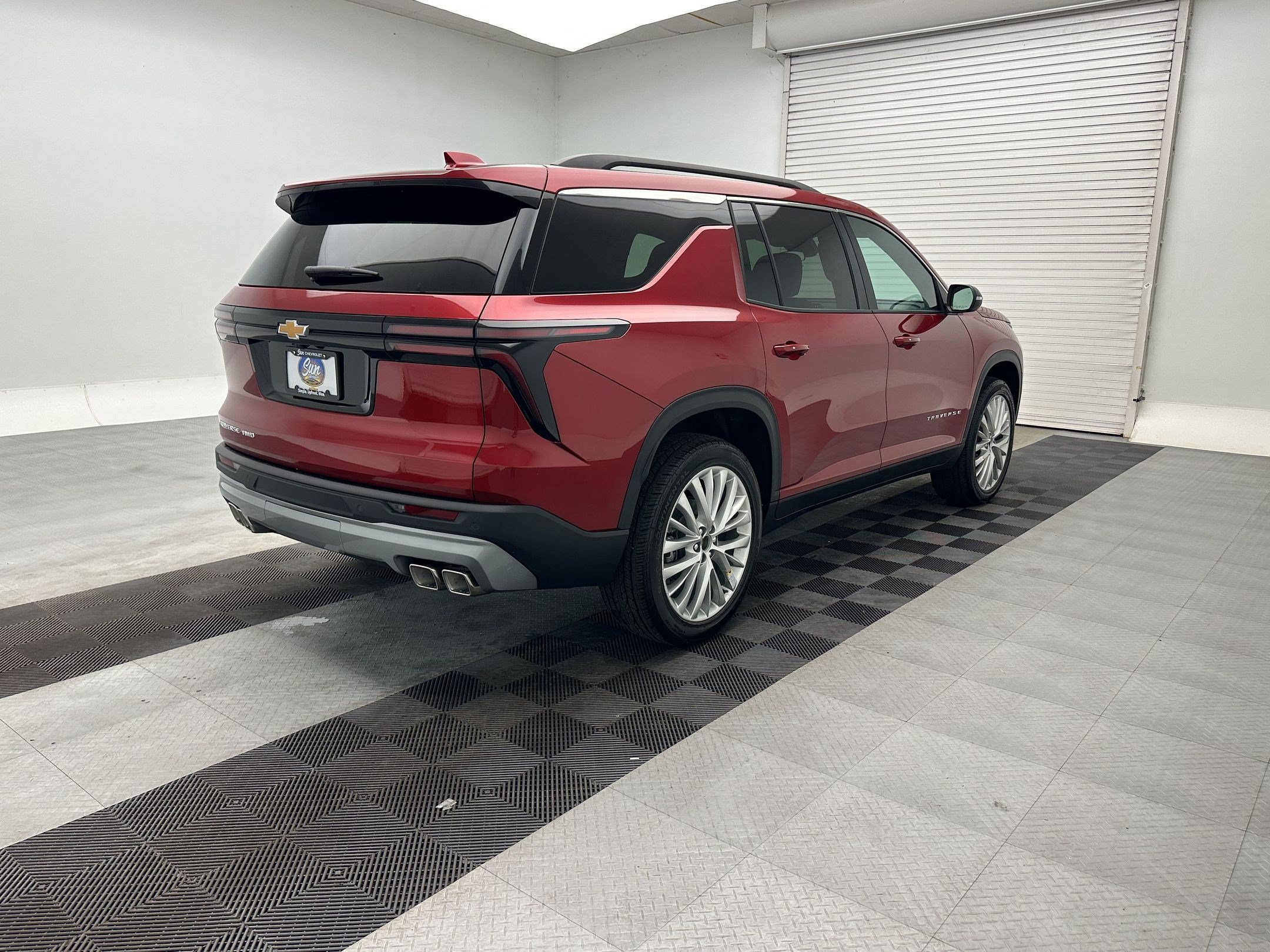 New 2027 Chevrolet Traverse LT w/ LPO, Floor Liner Package AWD/4WD image 9