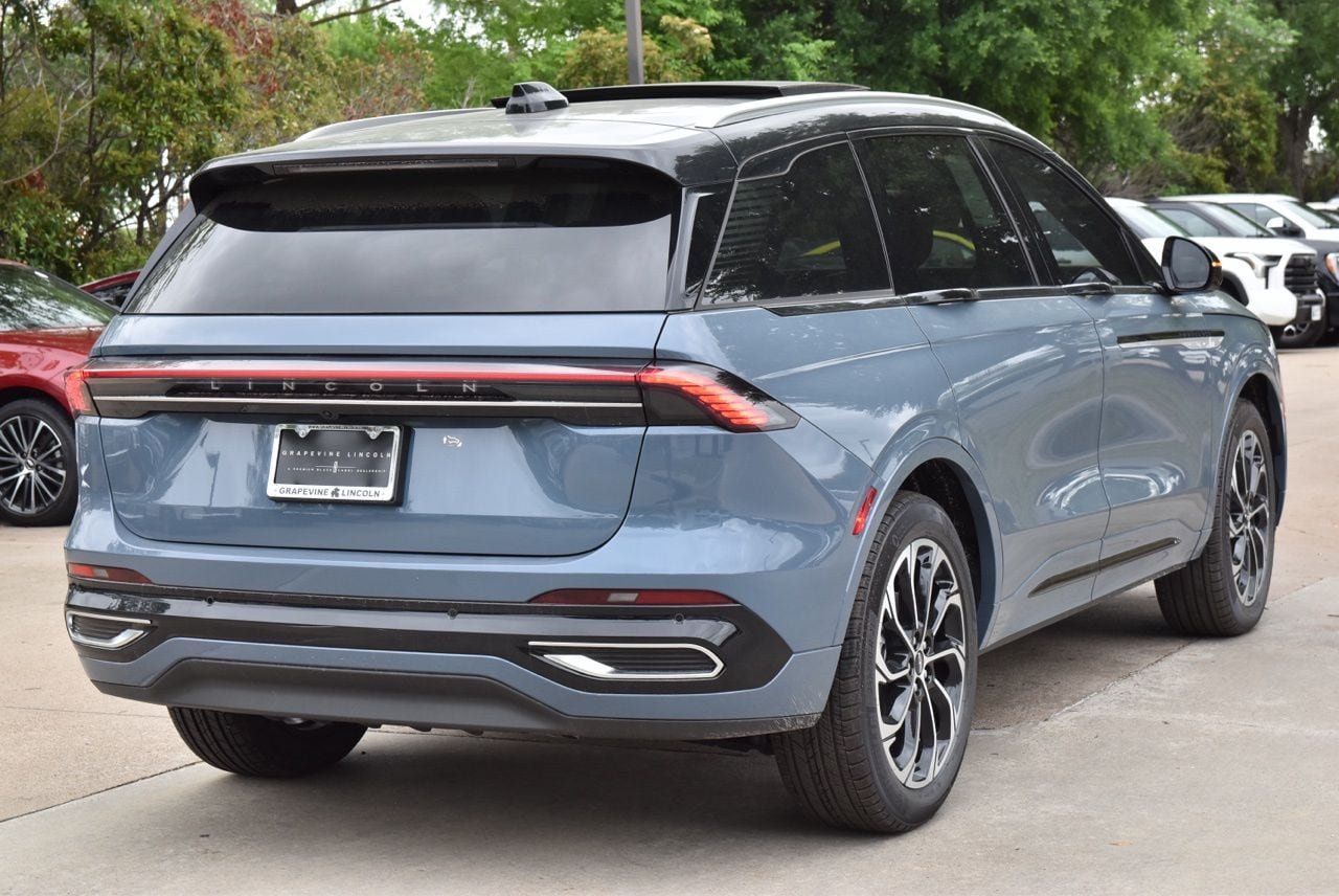 New 2026 Lincoln Nautilus Reserve AWD/4WD image 14