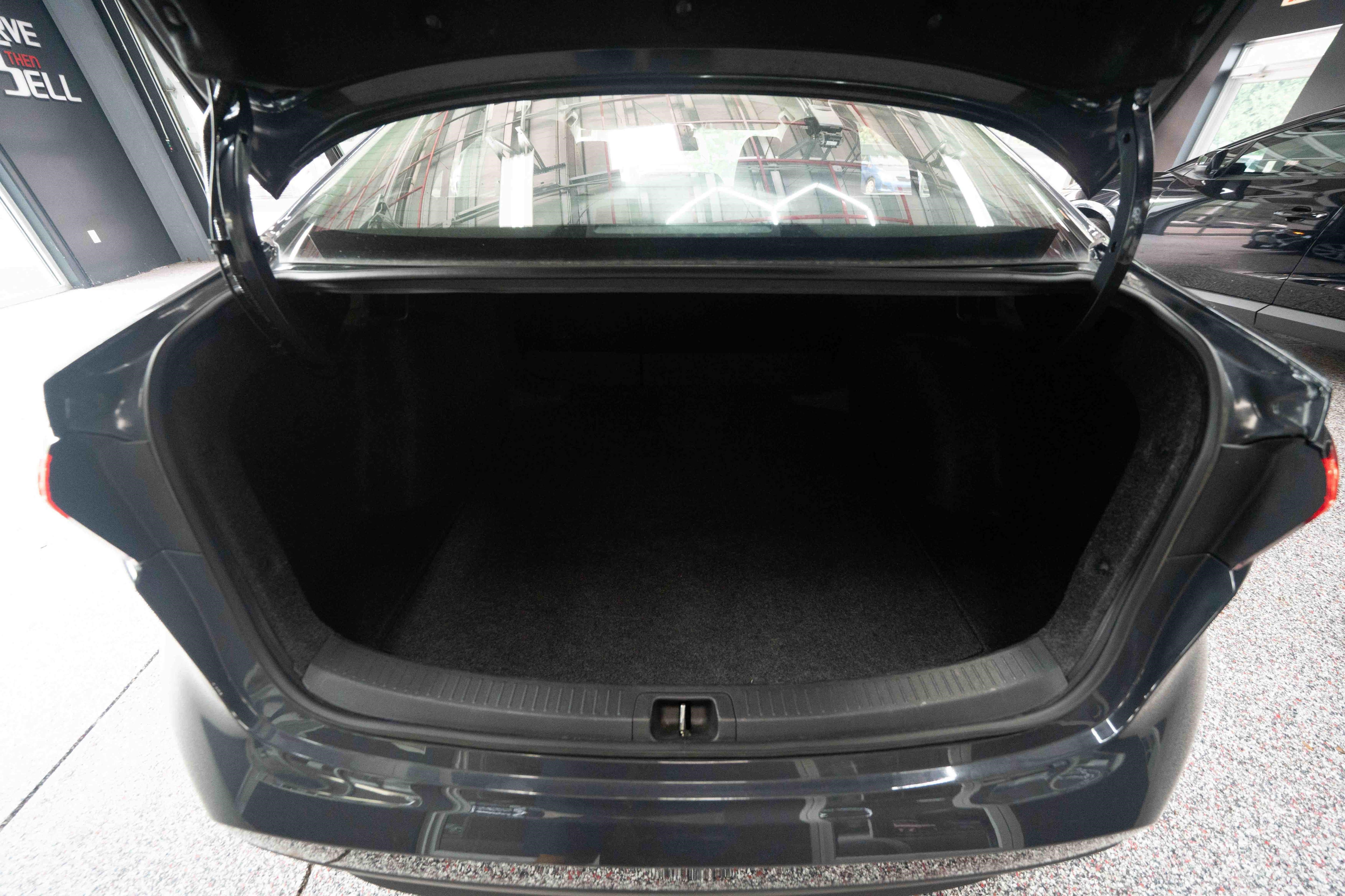 Used 2025 Toyota Corolla LE FWD image 27