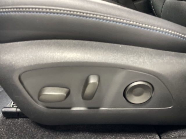 Used 2025 Chevrolet Equinox EV LT w/ Convenience Package FWD image 12