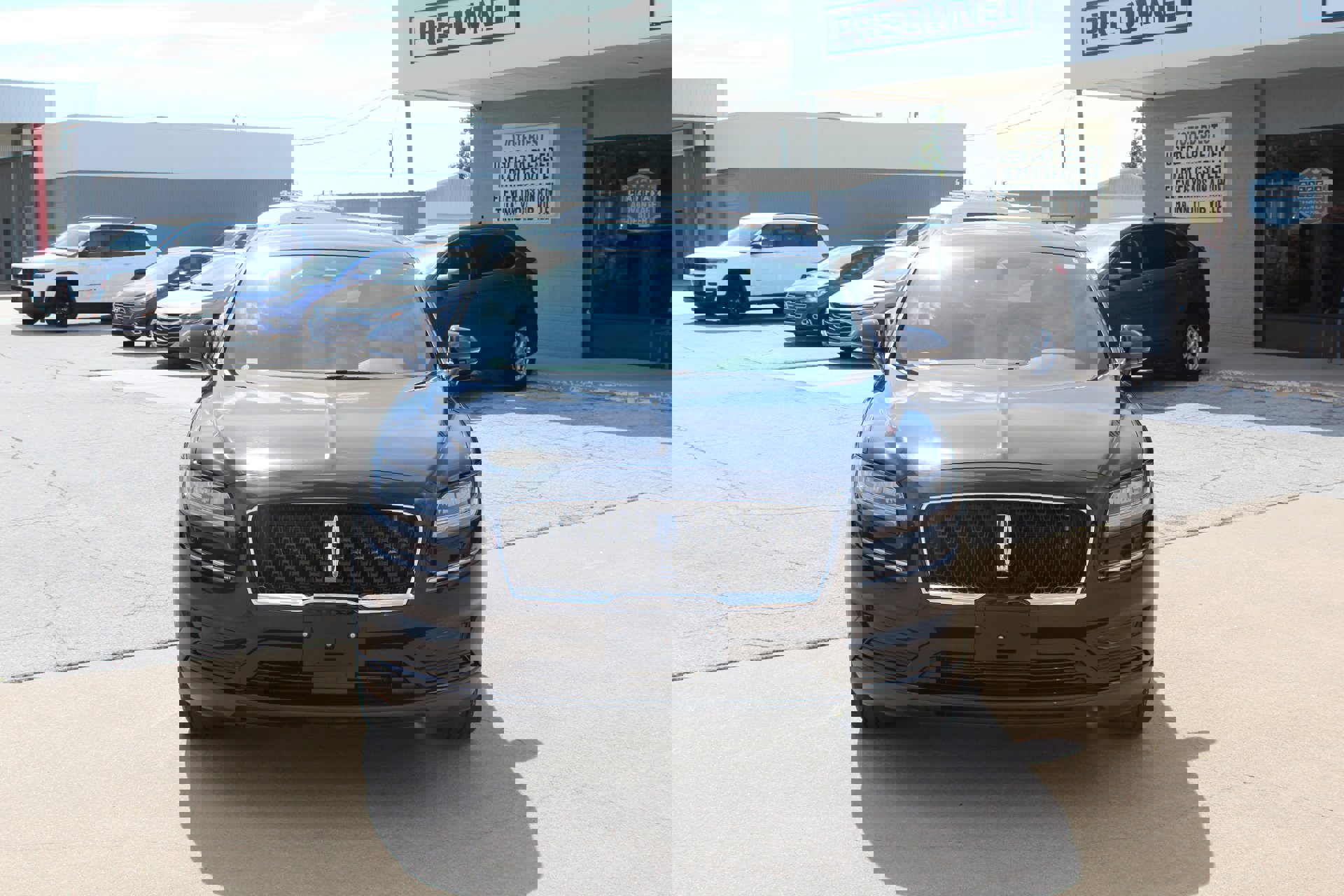 Used 2023 Lincoln Nautilus Reserve w/ Monochromatic Package image 12