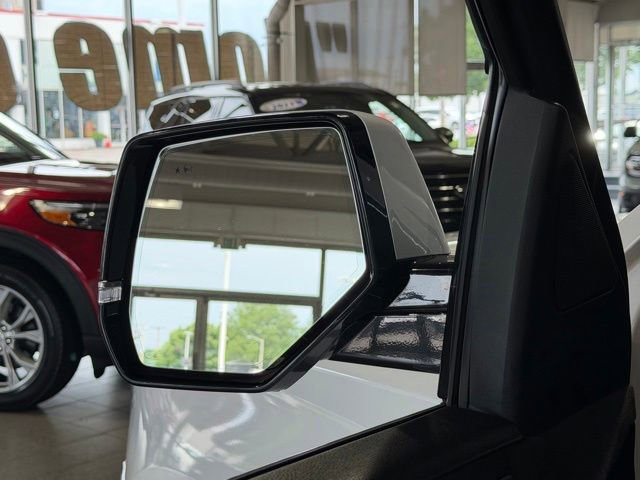 Used 2020 Cadillac Escalade Premium Luxury AWD/4WD image 25