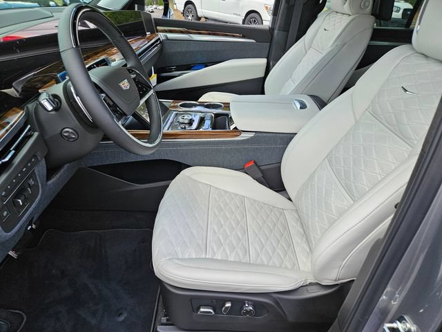 New 2026 Cadillac Escalade Platinum Sport w/ LPO, ONYX Package AWD/4WD image 7