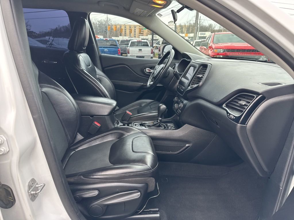 Used 2019 Jeep Cherokee Latitude Plus image 20