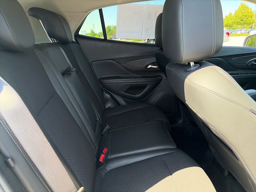 Used 2022 Buick Encore Preferred AWD/4WD image 30