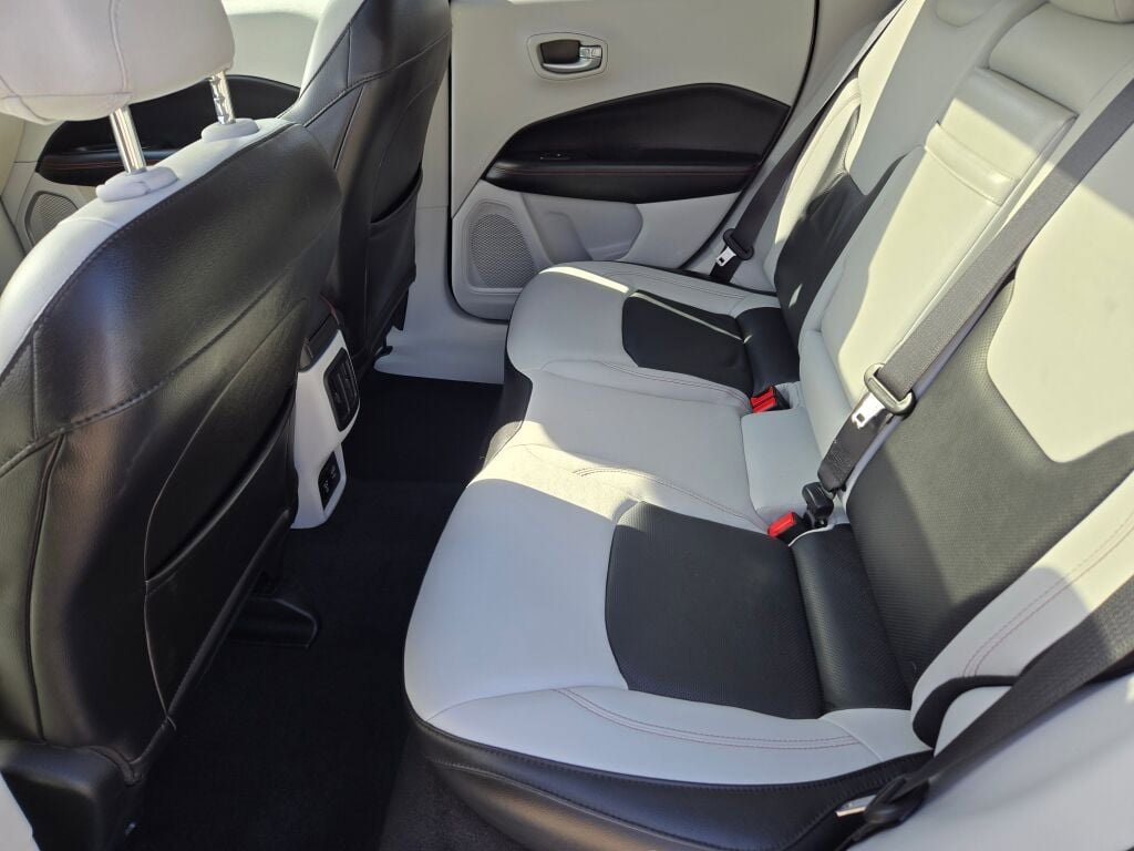 Used 2018 Jeep Compass Limited w/ Navigation Group image 17