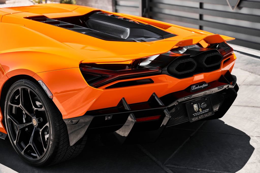Used 2024 Lamborghini Revuelto AWD/4WD image 13