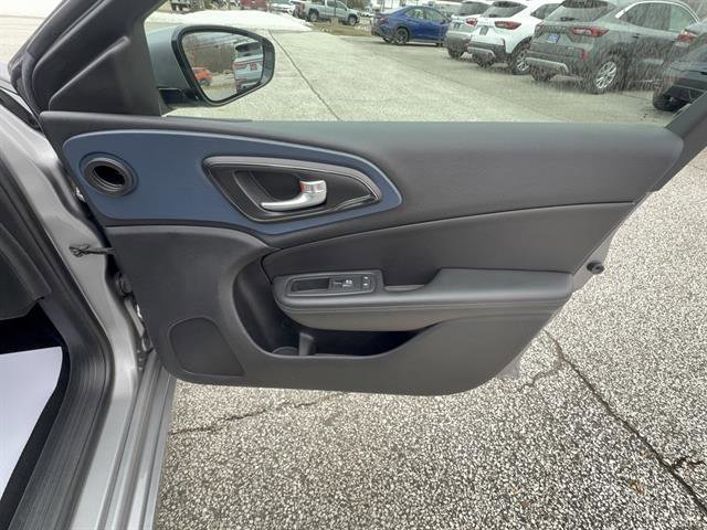 Used 2015 Chrysler 200 S image 26