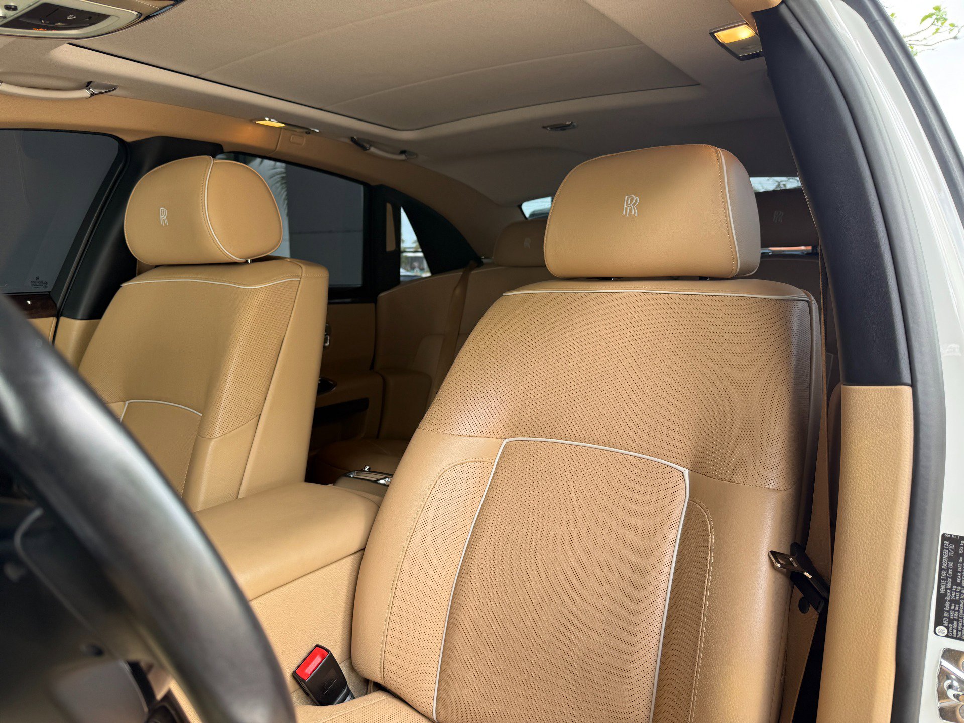 Used 2011 Rolls-Royce Ghost image 19