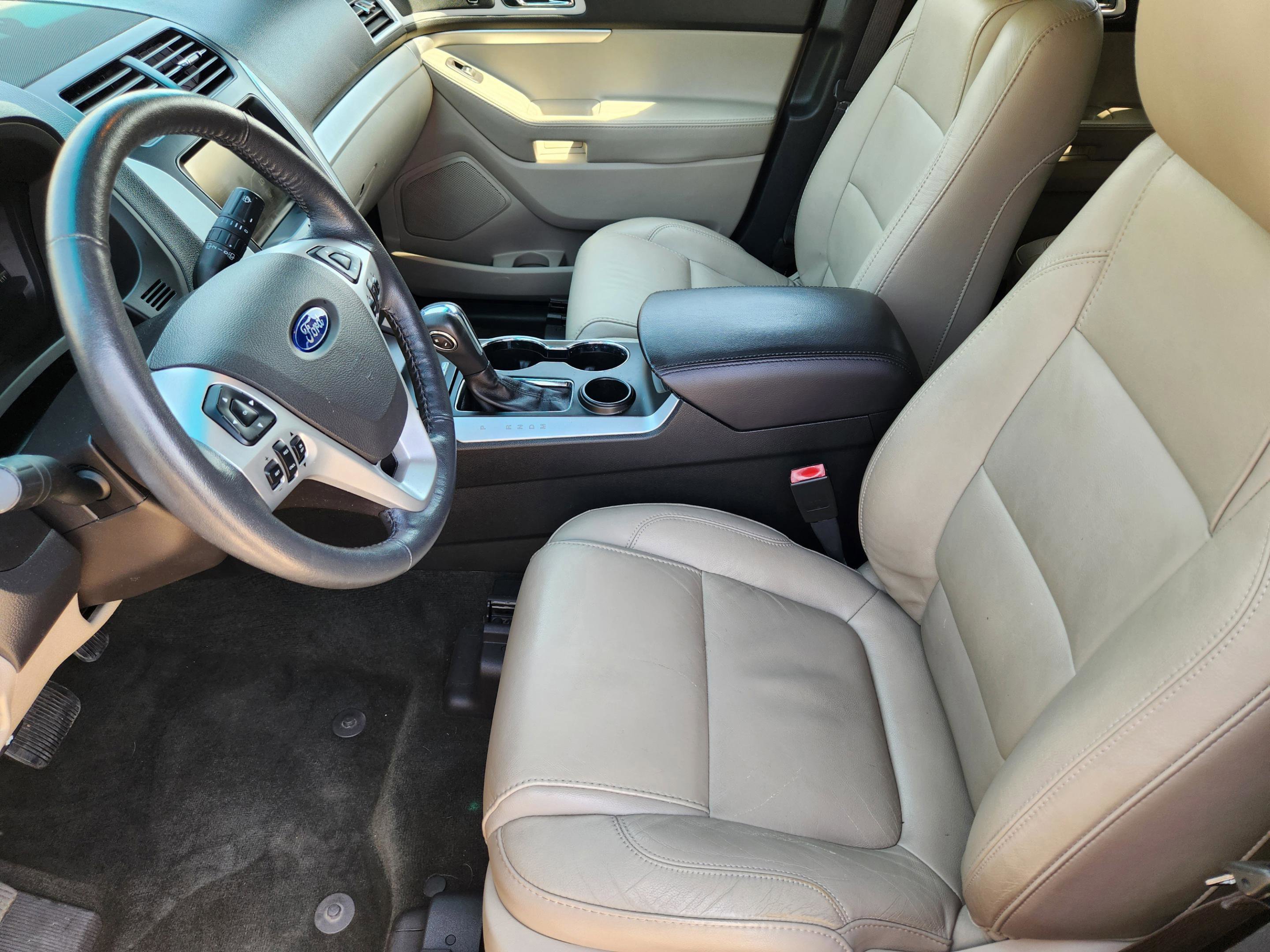 Used 2014 Ford Explorer XLT w/ Equipment Group 202A image 13
