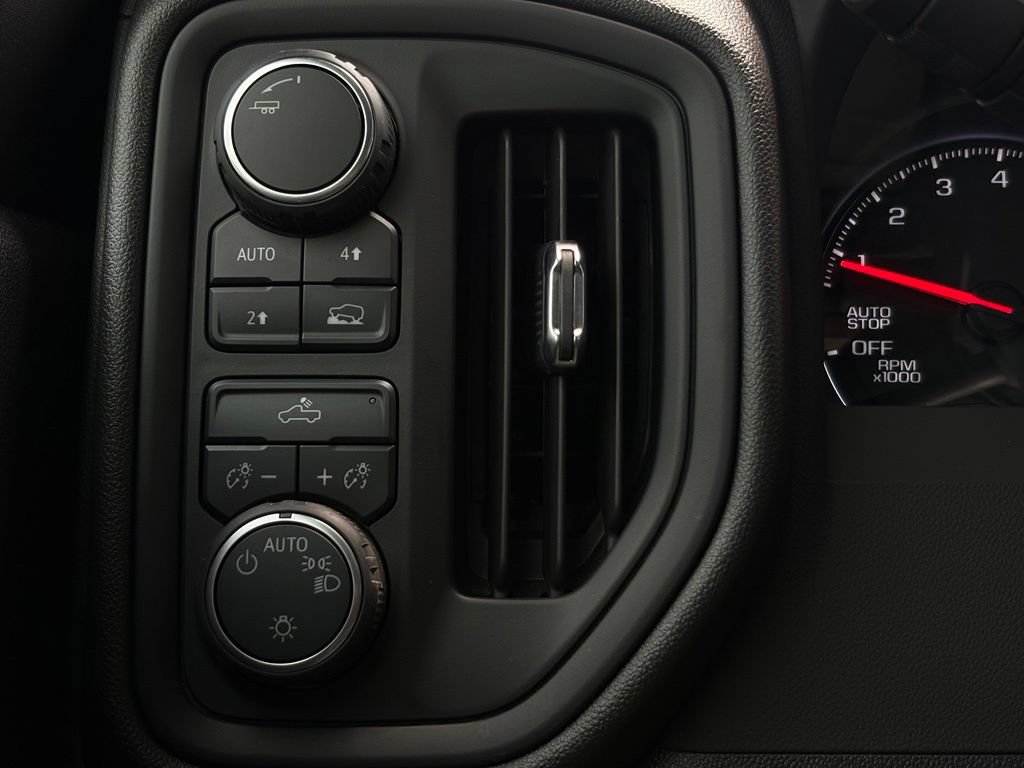 Used 2025 Chevrolet Silverado 1500 Custom AWD/4WD image 28