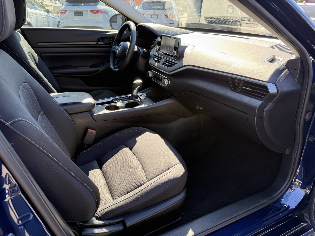 Used 2024 Nissan Altima 2.5 S image 12