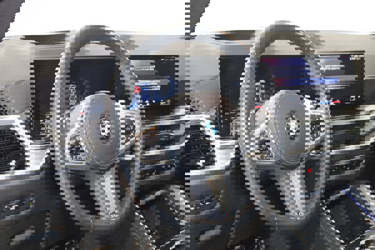 Used 2025 BMW X6 xDrive40i image 6