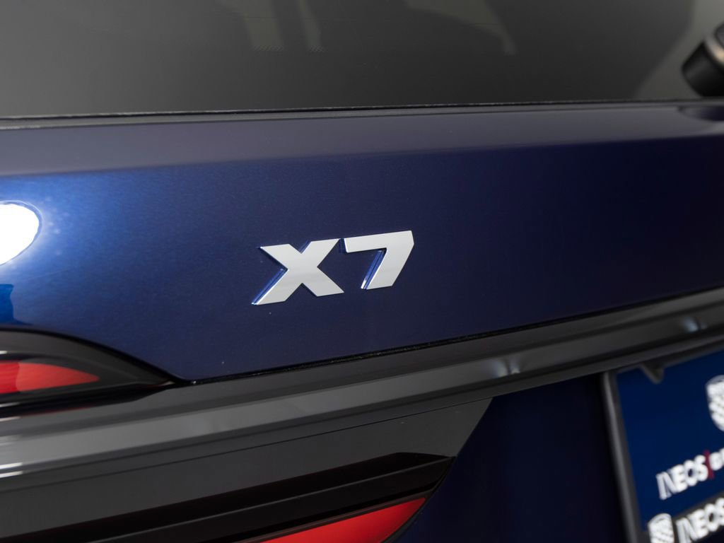 Used 2025 BMW X7 M60i AWD/4WD image 44