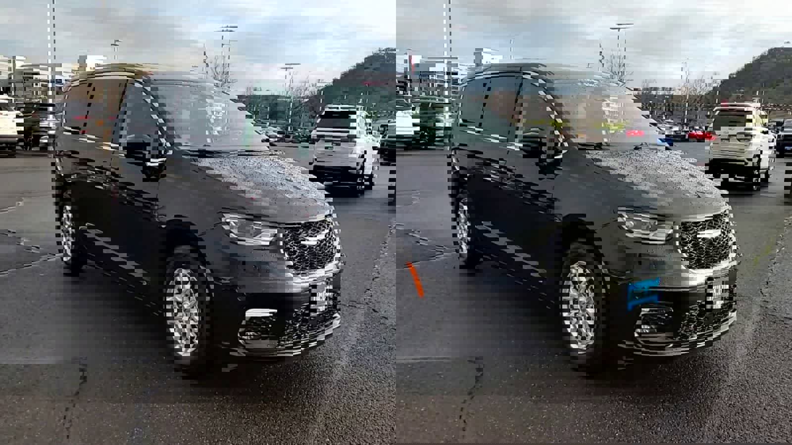 Certified 2024 Chrysler Pacifica Touring-L image 2